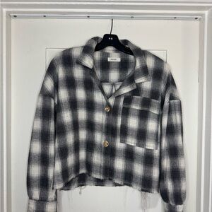 Mod Ref 
cropped plaid button down